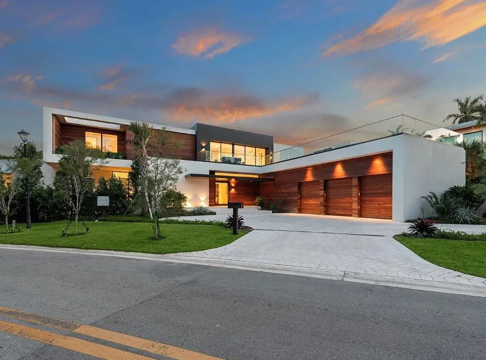 2288 Sunset Dr, Miami Beach, FL 33140