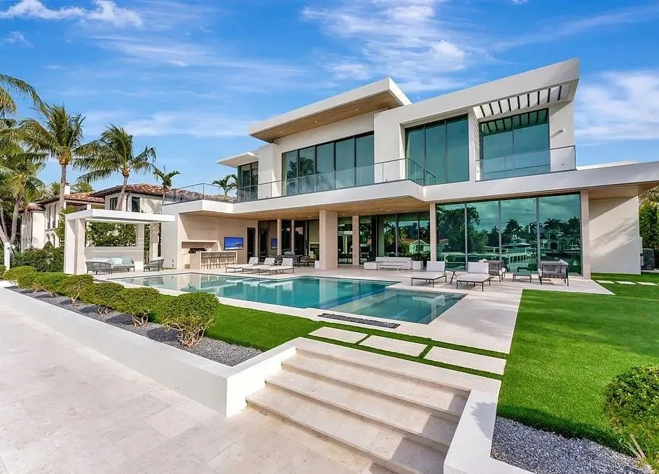 2560 Del Lago Dr, Fort Lauderdale, FL 33316