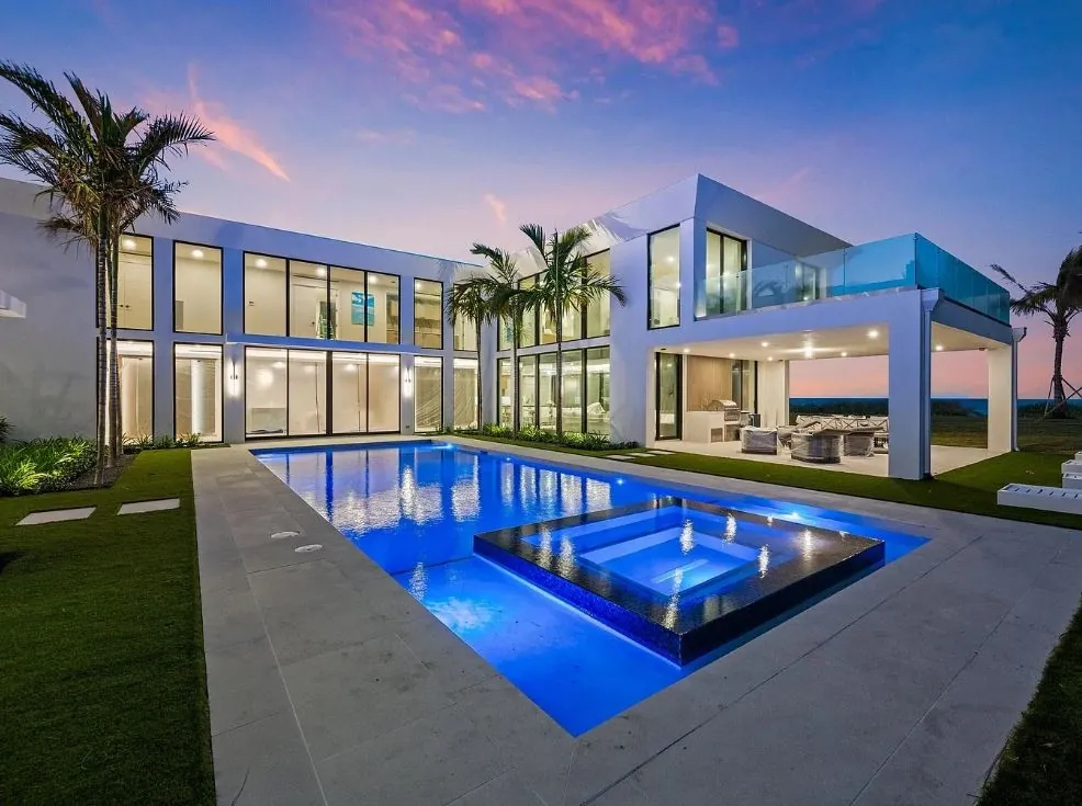 5 S Beach Road, Jupiter Island, FL 33455